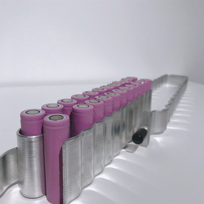 Tube de refroidissement en aluminium de véhicule électrique pour la batterie cylindrique de 18650 cellules