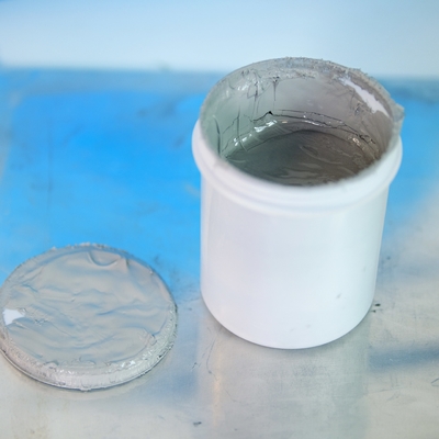 Graisse de silicone thermiquement conductrice pour la plaque de refroidissement
