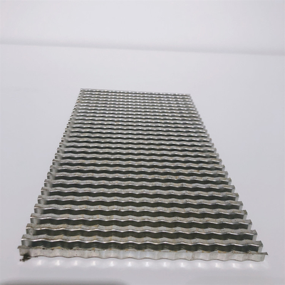 Pièces de rechange des véhicules à moteur pliées en aluminium perforées hérissées de radiateur d'aileron