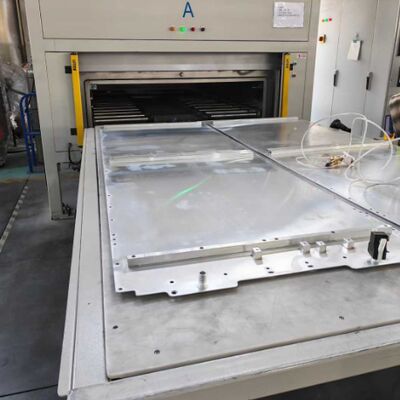 Qualité Fabricant professionnel de refroidissement liquide prend en charge le canal d'écoulement de taille personnalisée pour les solutions de refroidissement de racks de batteries et de serveurs Usine