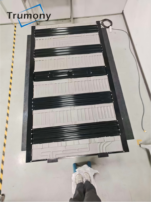 Qualité Plaque de refroidissement en aluminium isolée époxy longue durée pour modules de batterie ESS 1P104S Usine
