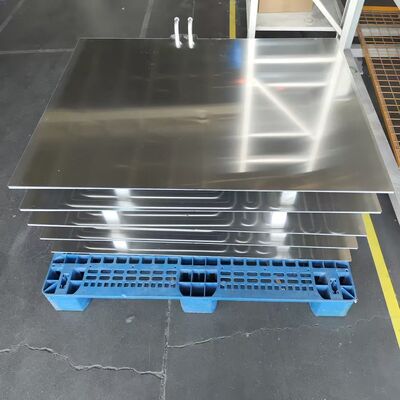 Qualité Plaque de refroidissement liquide à brasure continue estampée en aluminium refroidie par eau pour les systèmes de stockage d'énergie à l'échelle utilitaire et l'électronique de puissance pour applications lourdes Usine